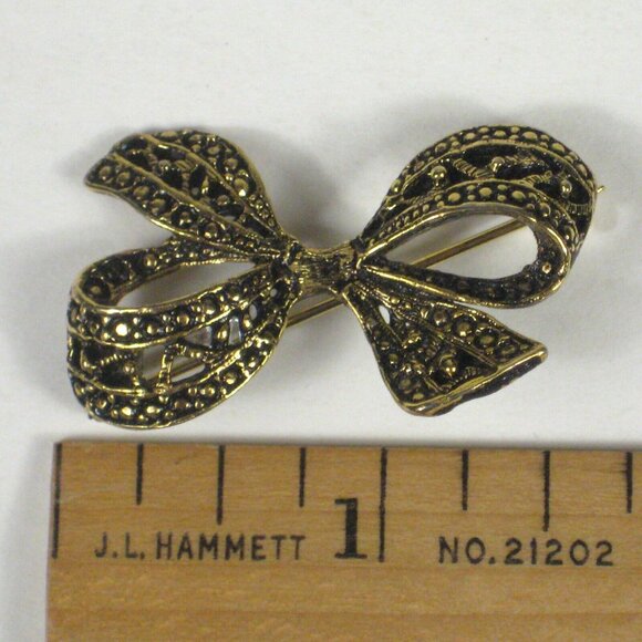 Bow Jewelry Brooch Pin 1 Inch Metal Goldtone Womens Black Ribbon - Picture 2 of 5